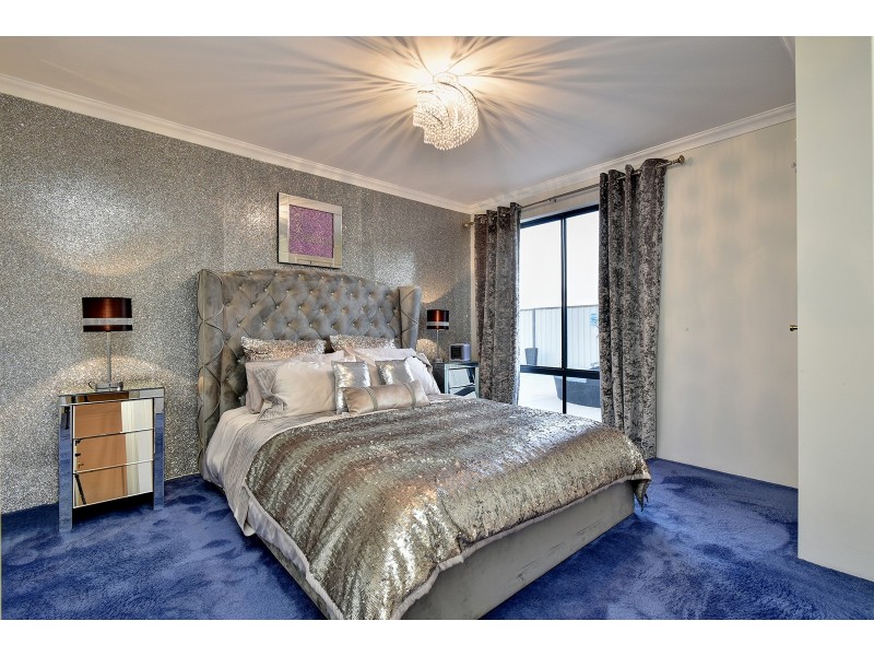 124 Golf Links Drive, Carramar WA 6031