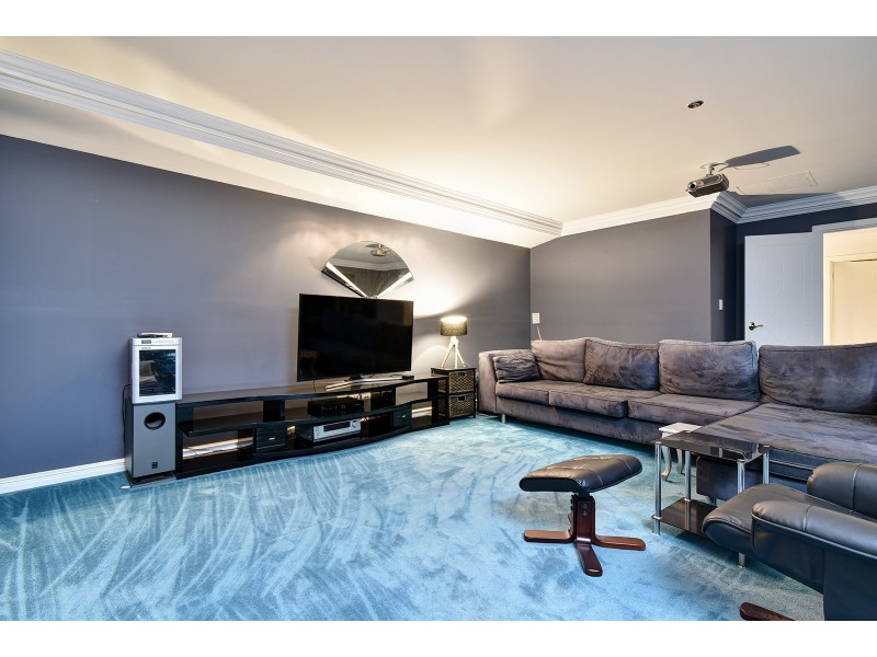 124 Golf Links Drive, Carramar WA 6031