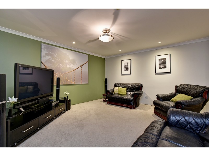 20 Lareema Gardens, Banksia Grove WA 6031