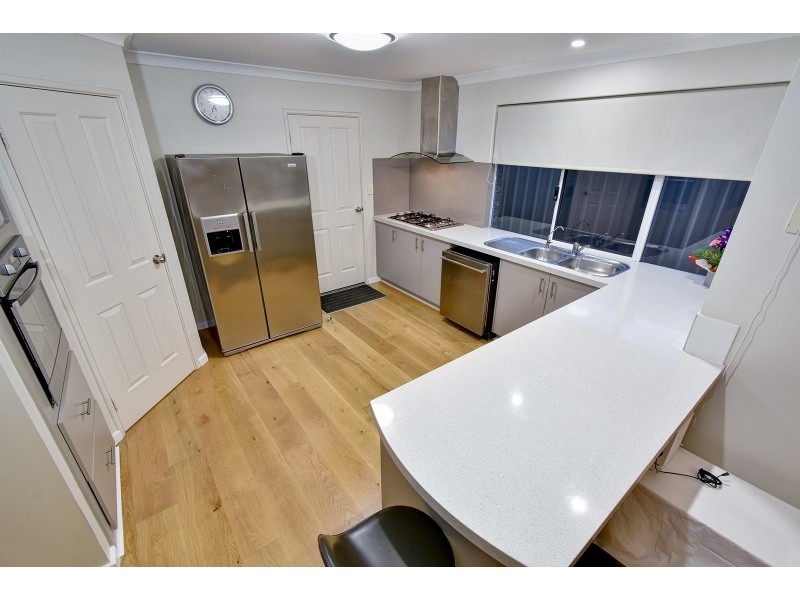 20 Lareema Gardens, Banksia Grove WA 6031