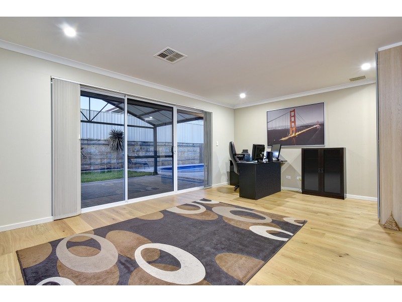 20 Lareema Gardens, Banksia Grove WA 6031