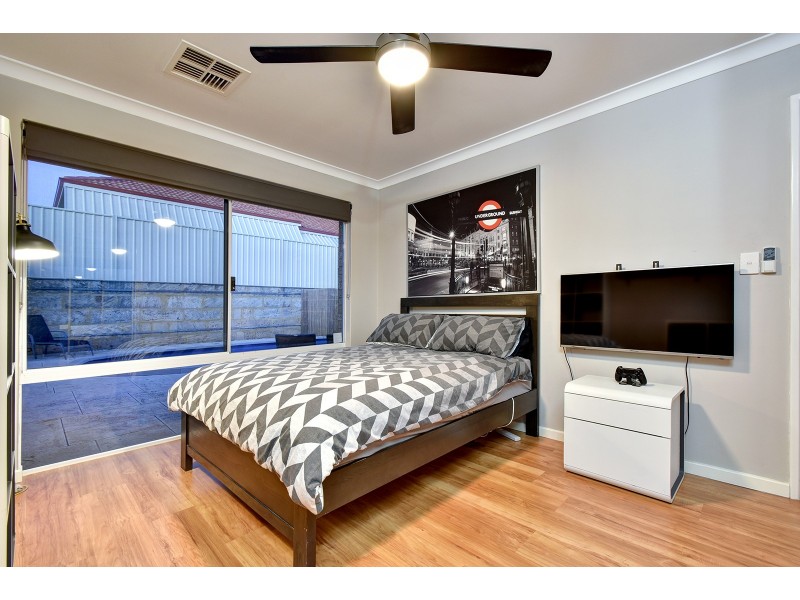 20 Lareema Gardens, Banksia Grove WA 6031