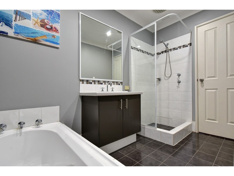 20 Lareema Gardens, Banksia Grove WA 6031