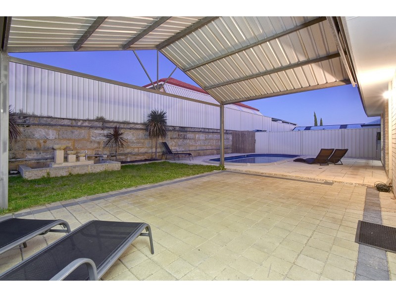 20 Lareema Gardens, Banksia Grove WA 6031