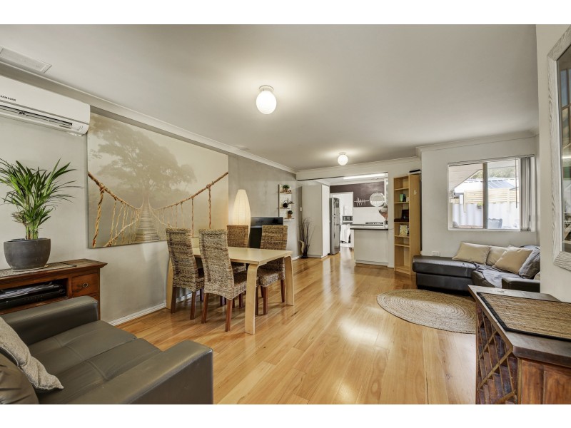 20J Roxwell Way, Girrawheen WA 6064