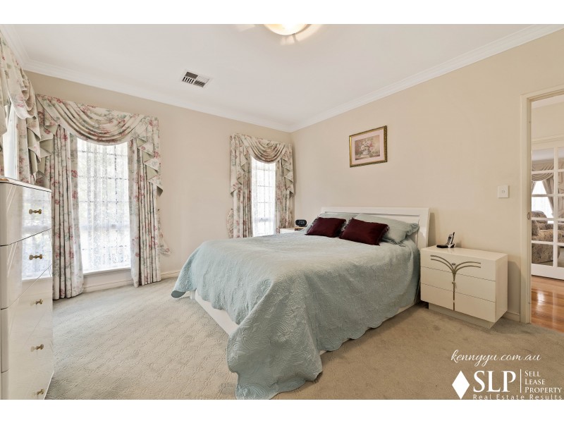 10 Cesare Circle, Madeley WA 6065