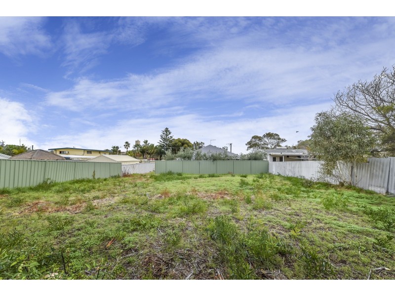 47a Peter Street, Halls Head WA 6210