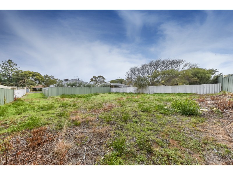 47a Peter Street, Halls Head WA 6210