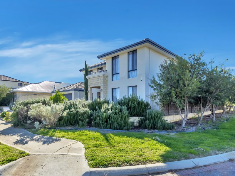 8 Swinford Approach, Butler WA 6036