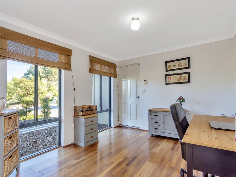 8 Swinford Approach, Butler WA 6036