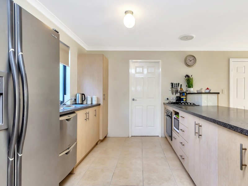 8 Swinford Approach, Butler WA 6036
