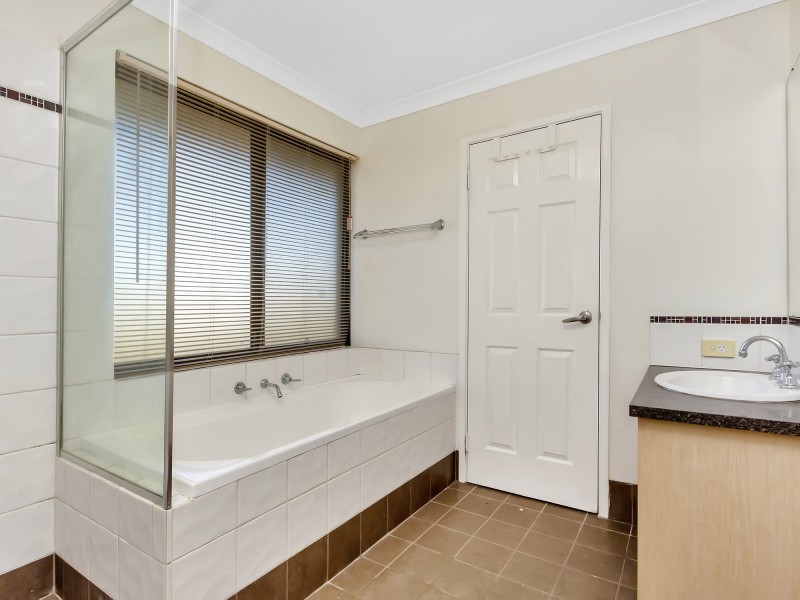 8 Swinford Approach, Butler WA 6036