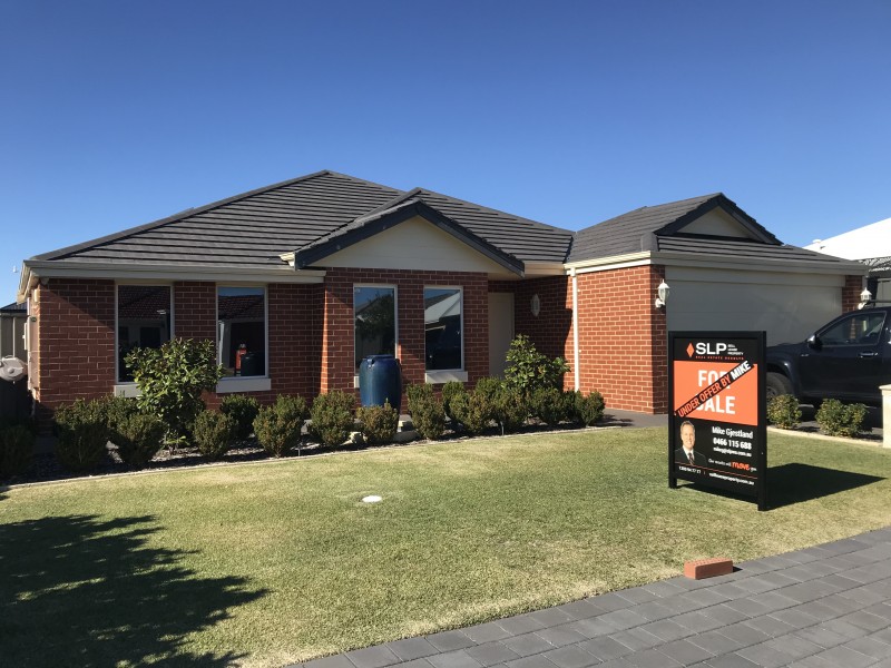 4 Hyden Road, Banksia Grove WA 6031