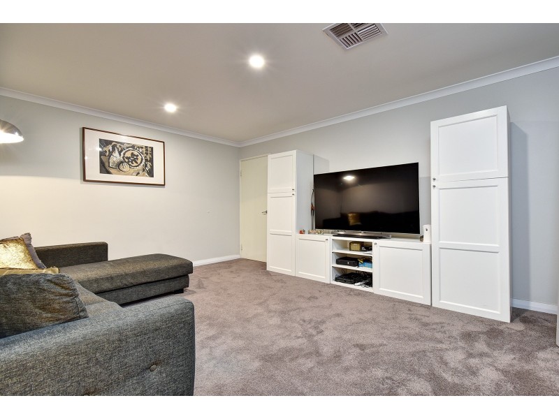 4 Hyden Road, Banksia Grove WA 6031