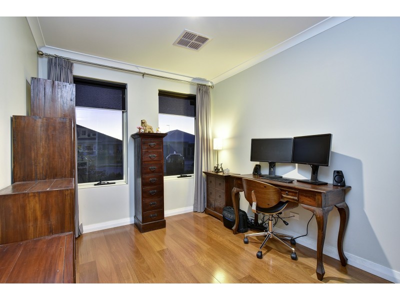 4 Hyden Road, Banksia Grove WA 6031