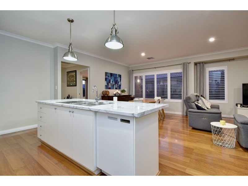 4 Hyden Road, Banksia Grove WA 6031