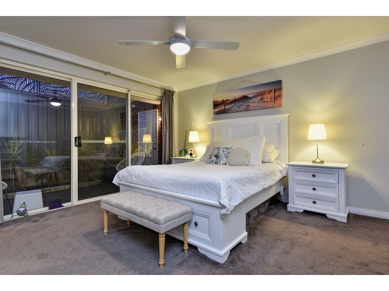 4 Hyden Road, Banksia Grove WA 6031