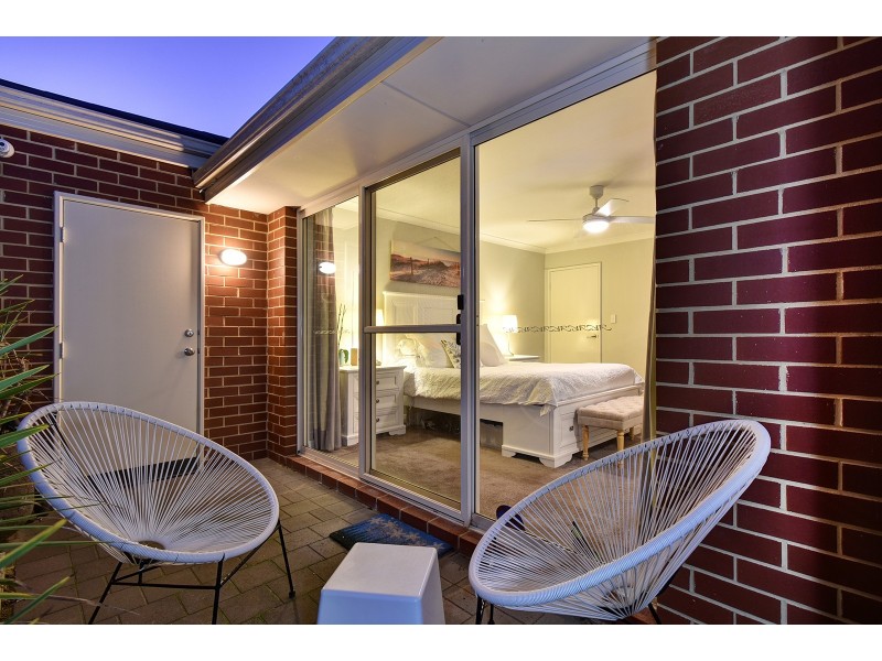 4 Hyden Road, Banksia Grove WA 6031