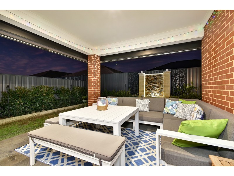 4 Hyden Road, Banksia Grove WA 6031