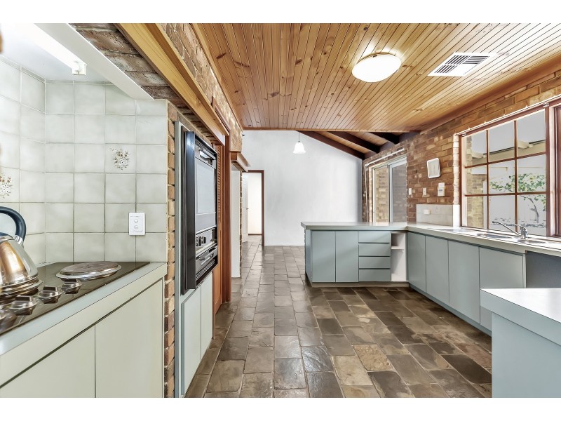 5 Silkwood Close, Halls Head WA 6210