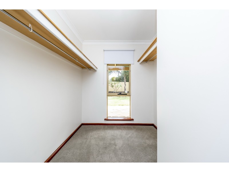 5 Silkwood Close, Halls Head WA 6210