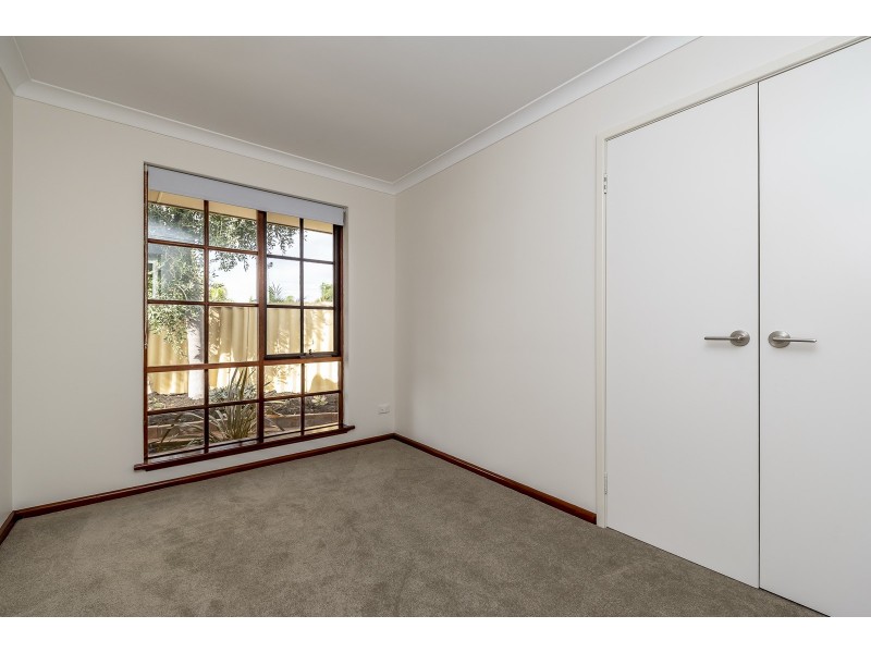 5 Silkwood Close, Halls Head WA 6210