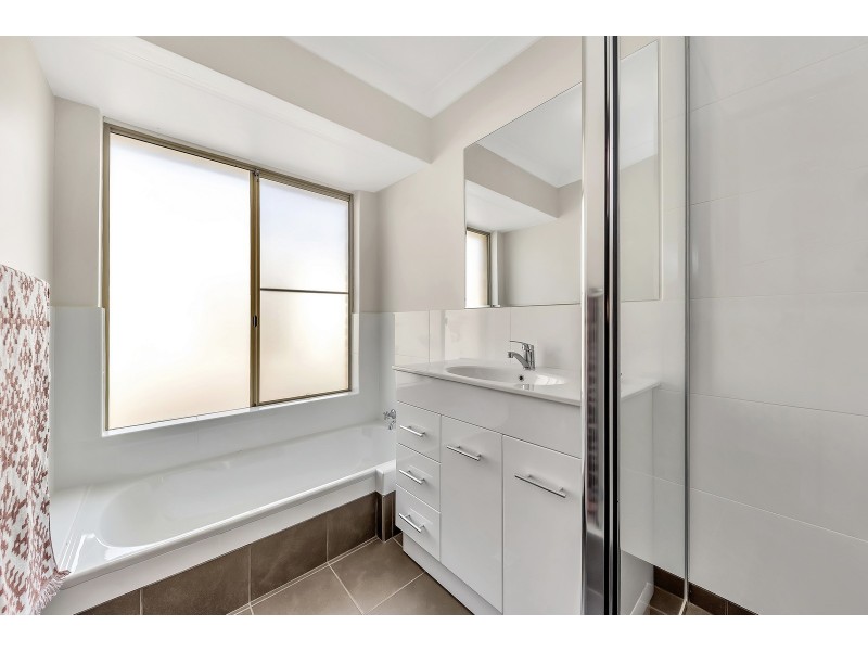 5 Silkwood Close, Halls Head WA 6210