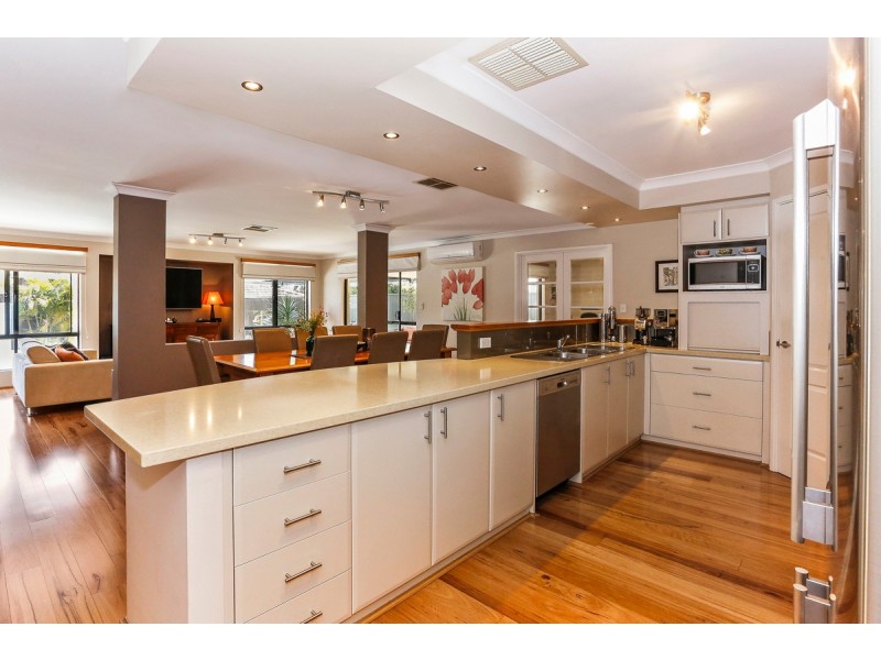 45 Jardine Street, Stirling WA 6021