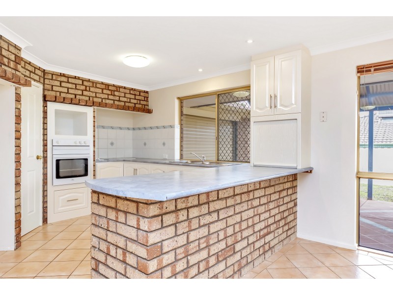 8 Allamanda Way, Halls Head WA 6210