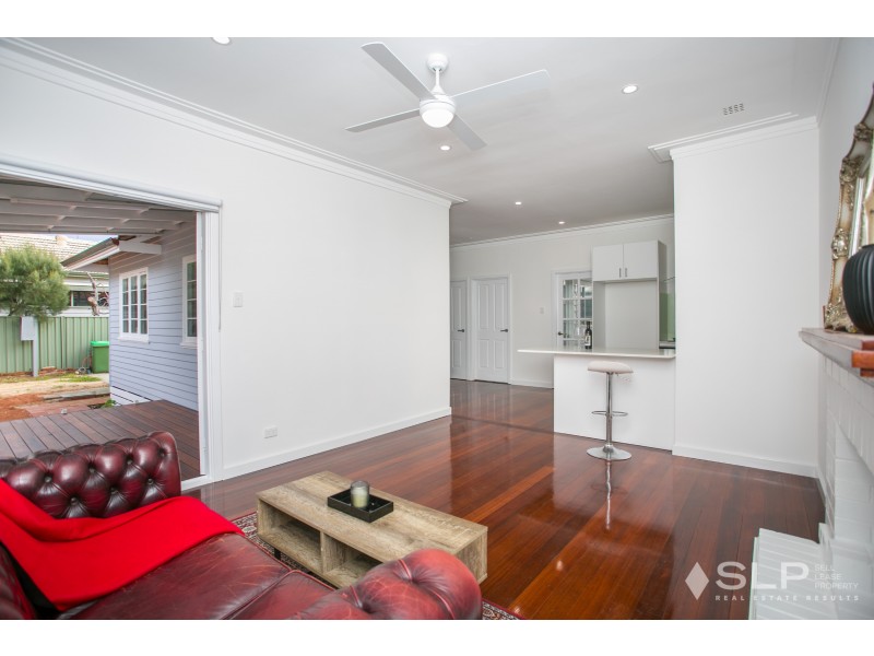 6 Harwood Street, Hilton WA 6163