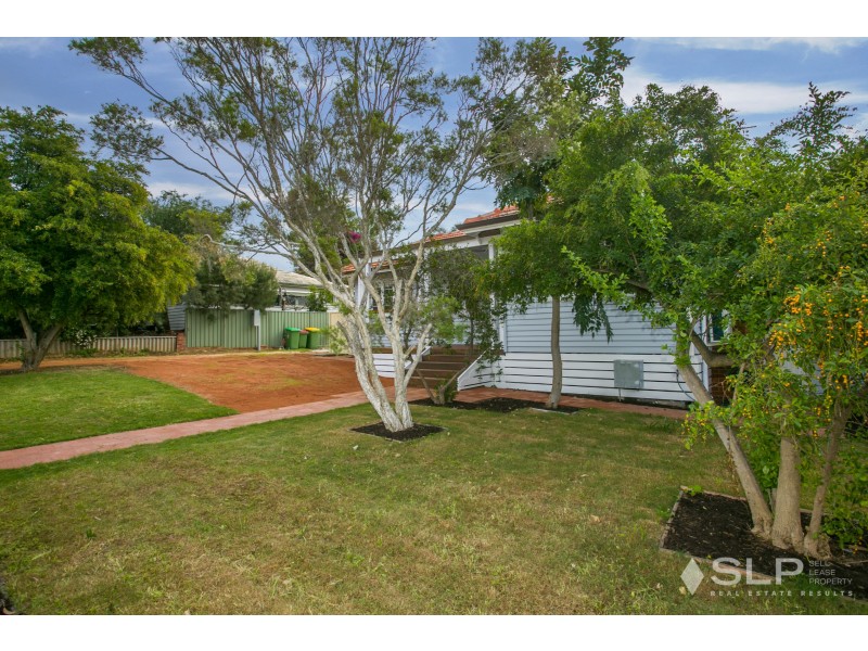 6 Harwood Street, Hilton WA 6163