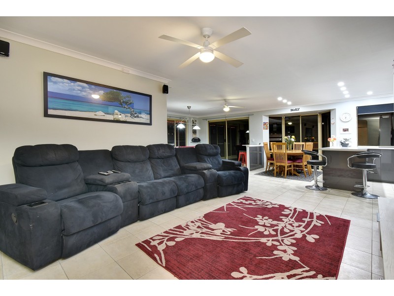 82 Viridian Drive, Banksia Grove WA 6031