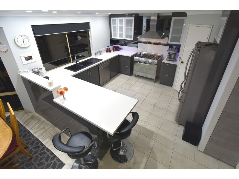 82 Viridian Drive, Banksia Grove WA 6031