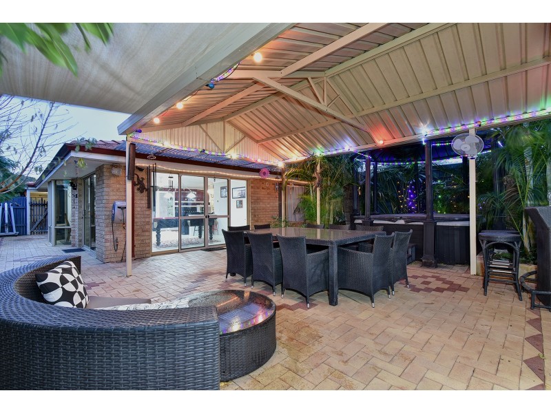 82 Viridian Drive, Banksia Grove WA 6031