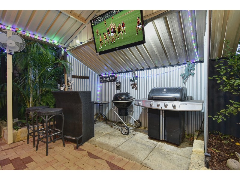 82 Viridian Drive, Banksia Grove WA 6031