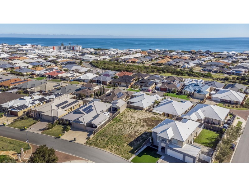 10 Carissa Turn, Halls Head WA 6210