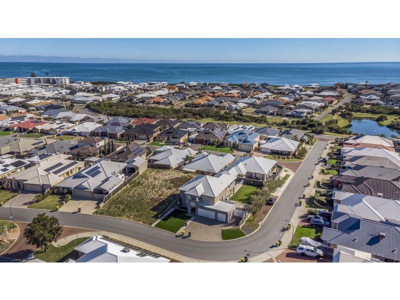 10 Carissa Turn, Halls Head WA 6210