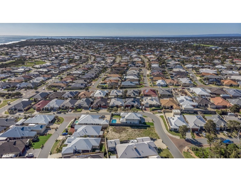 10 Carissa Turn, Halls Head WA 6210