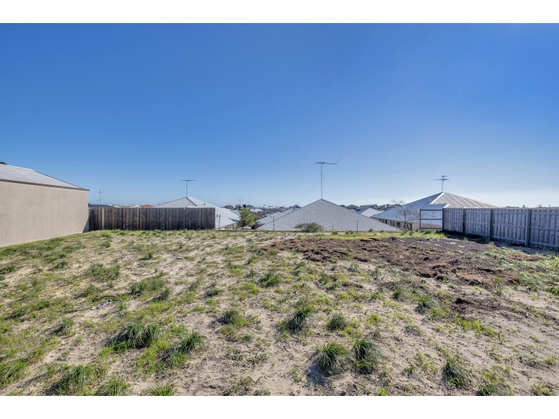 10 Carissa Turn, Halls Head WA 6210