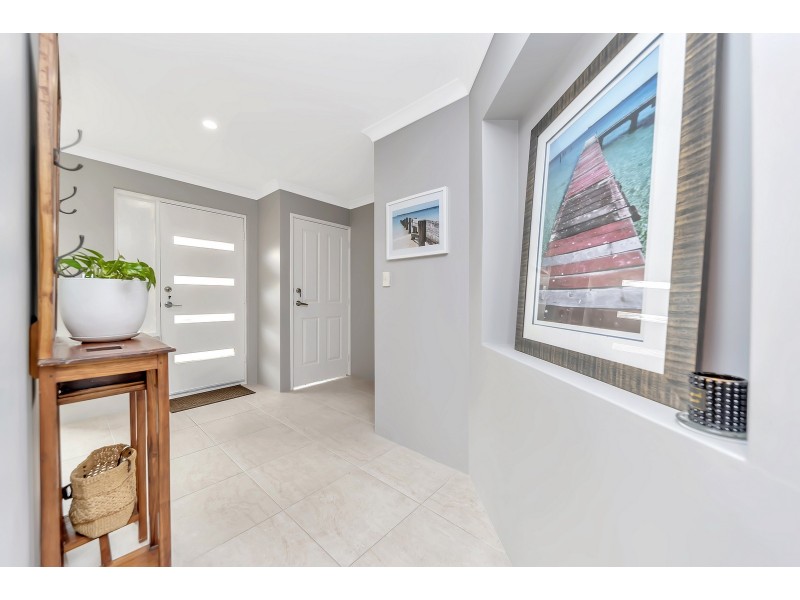 26 Grasshill Grange, Halls Head WA 6210