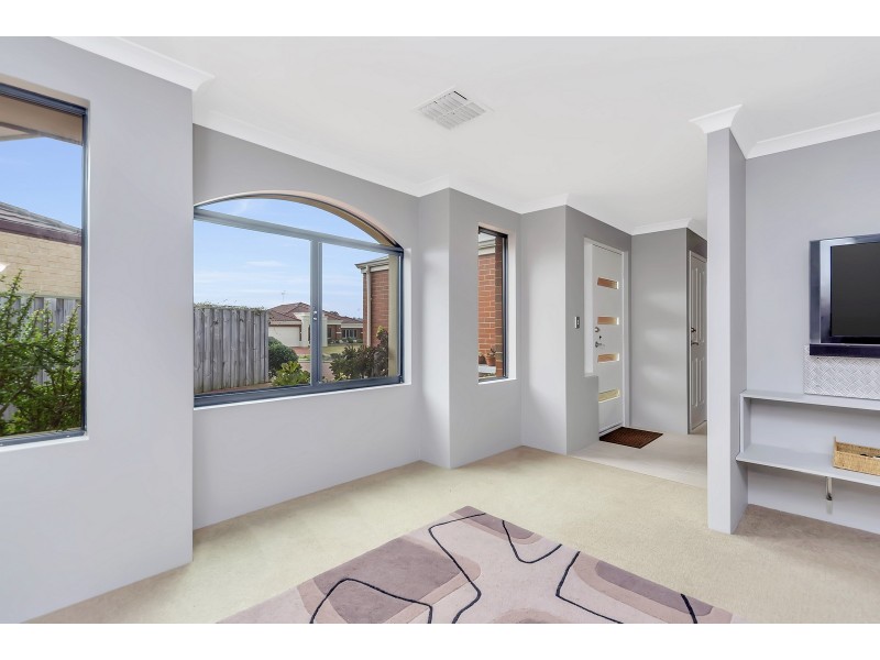 26 Grasshill Grange, Halls Head WA 6210