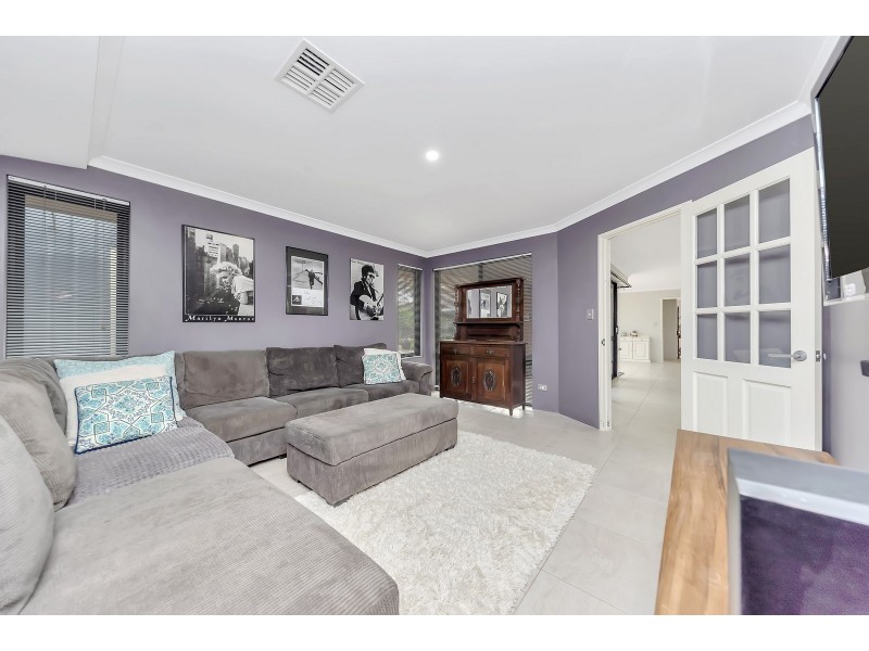 26 Grasshill Grange, Halls Head WA 6210