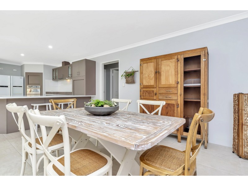 26 Grasshill Grange, Halls Head WA 6210