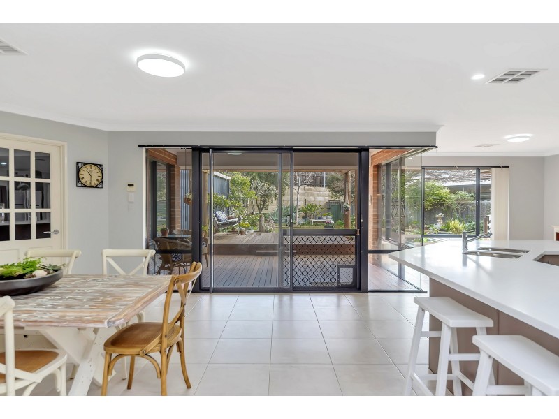 26 Grasshill Grange, Halls Head WA 6210