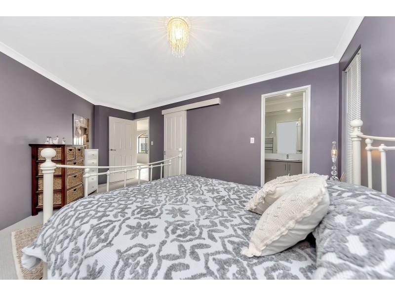 26 Grasshill Grange, Halls Head WA 6210