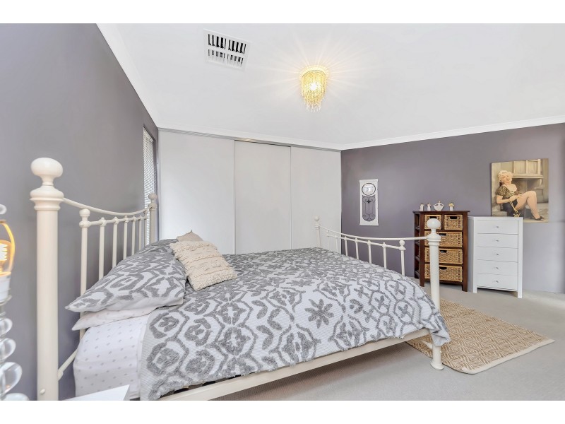 26 Grasshill Grange, Halls Head WA 6210