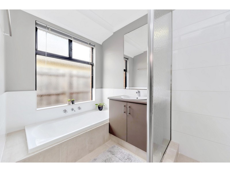 26 Grasshill Grange, Halls Head WA 6210