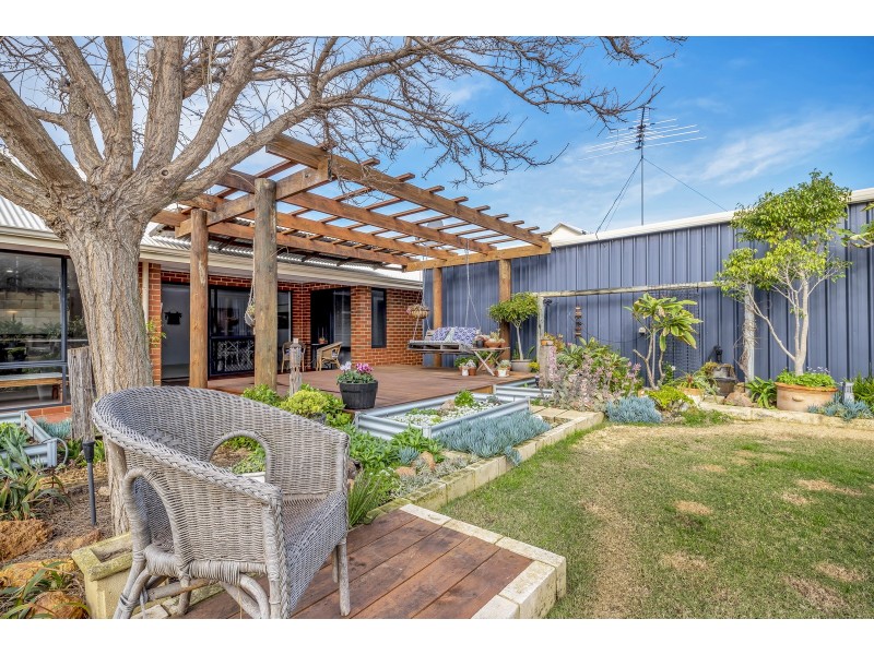 26 Grasshill Grange, Halls Head WA 6210