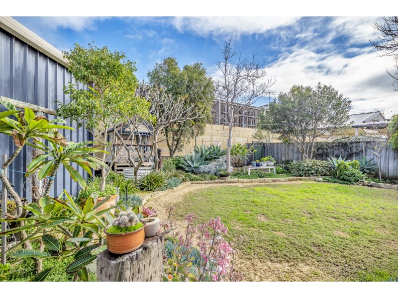 26 Grasshill Grange, Halls Head WA 6210