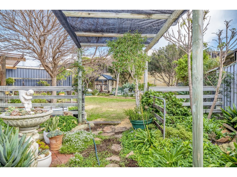 26 Grasshill Grange, Halls Head WA 6210